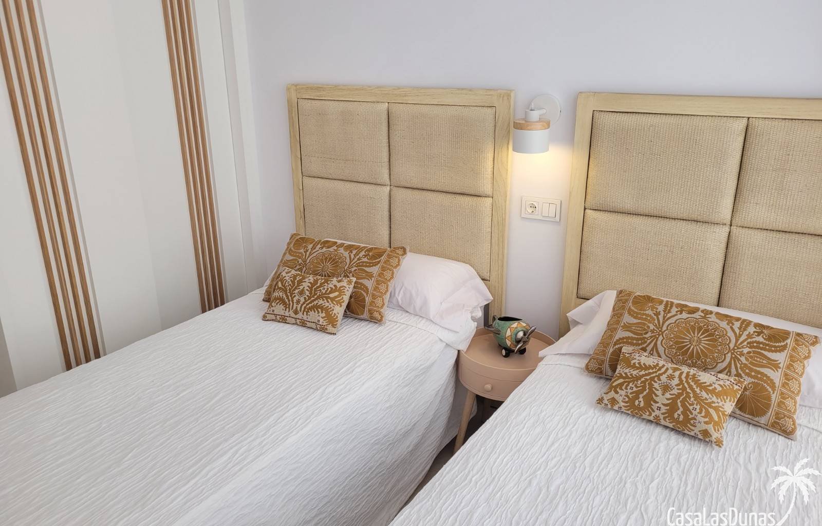  In dieser wunderschönen Villa am Strand atmen Sie das Meer, die Wärme, aber vor allem die Fantasie und Ruhe. Es ist nur 200 Meter (!) von einem wunde