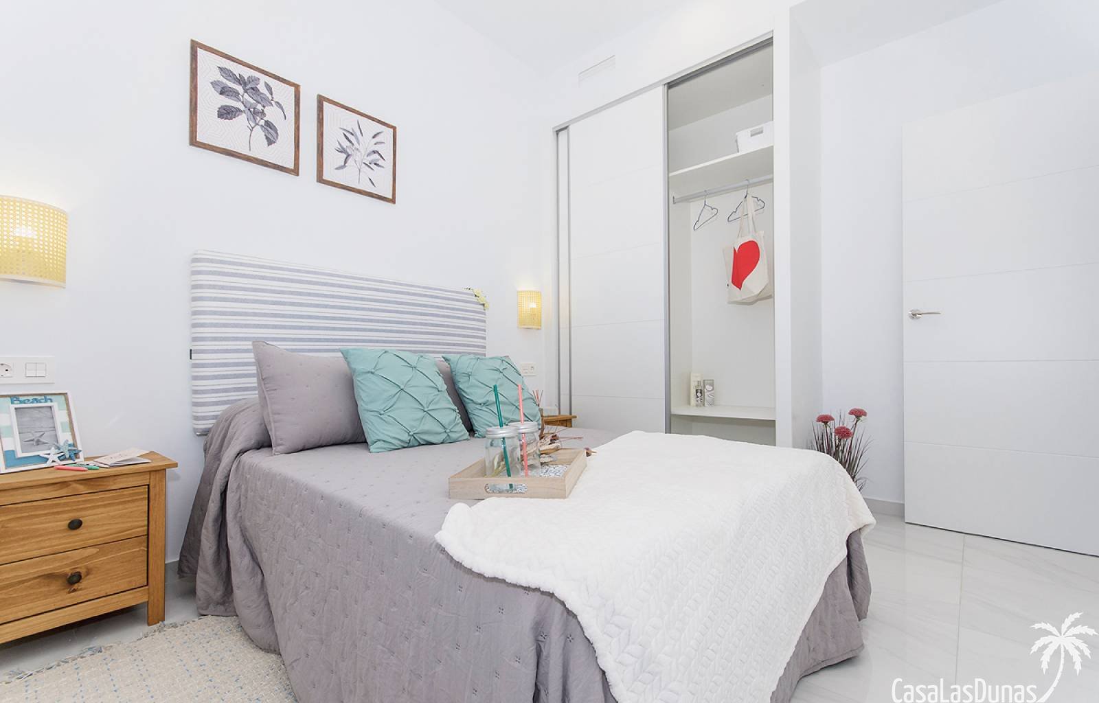  Diese wunderschönen Villen befinden sich in der schönen und ruhigen Wohngegend Entrenaranjos, neben dem Vistabella Golf Resort. Mit allen notwendigen