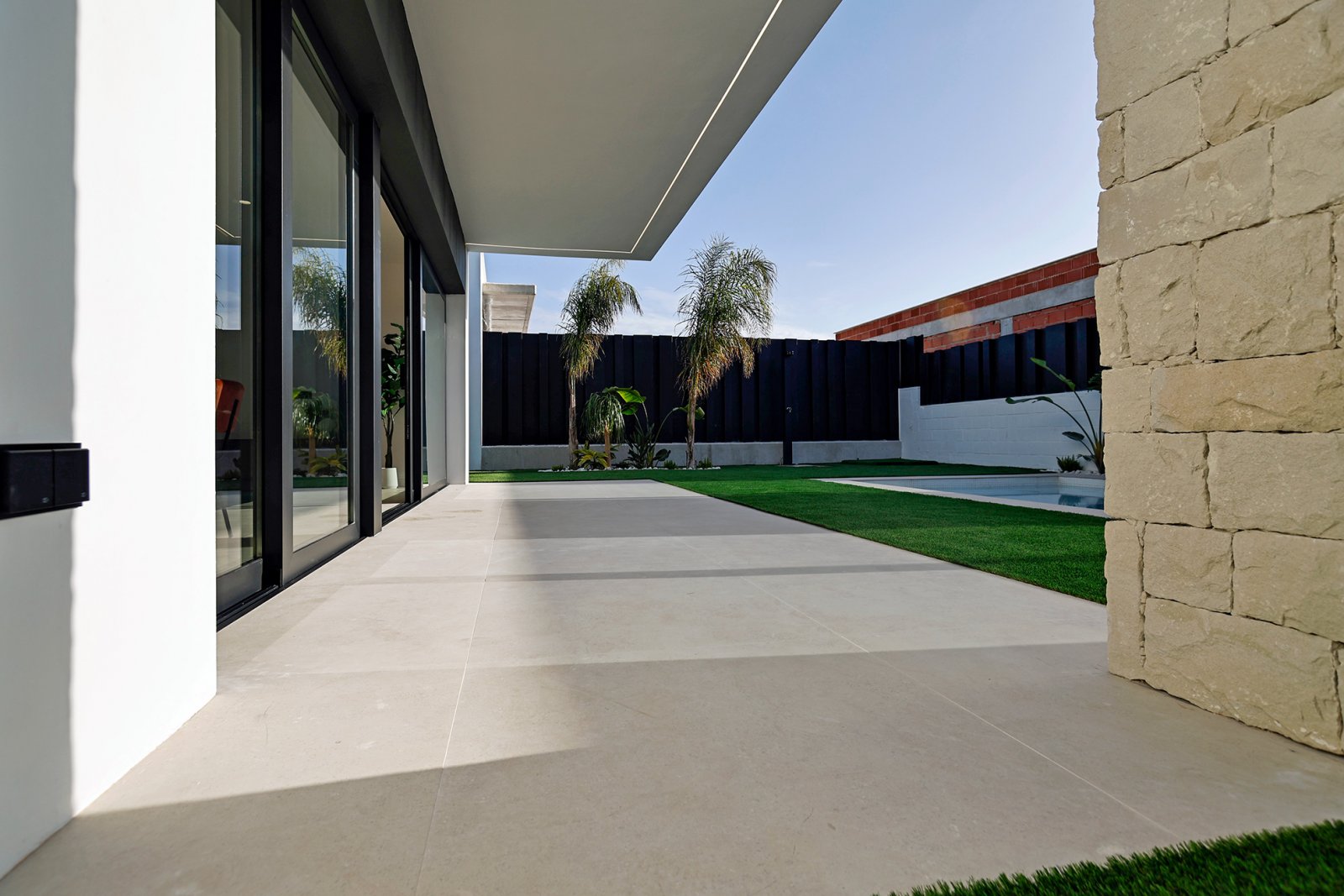  In der charmanten Stadt Molina de Segura gelegen, bietet dieser Wohnkomplex 34 unabhängige Häuser, die Komfort und Modernität vereinen. Die Immobilie