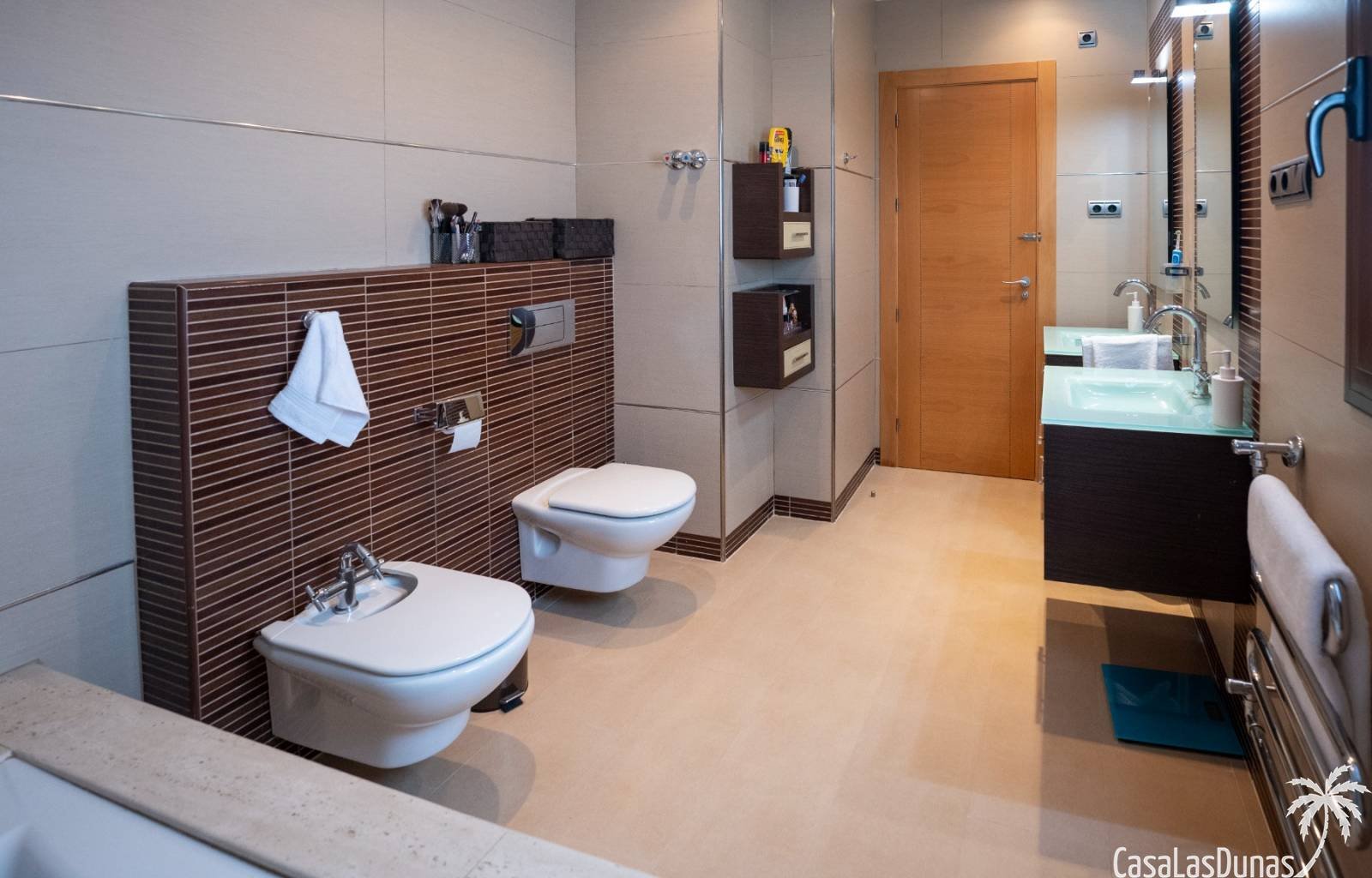  Suchen Sie Ruhe und gleichzeitig alle Annehmlichkeiten, um ein luxuriöses Leben zu führen? Dann ist diese Luxusvilla das Haus, von dem Sie schon imme