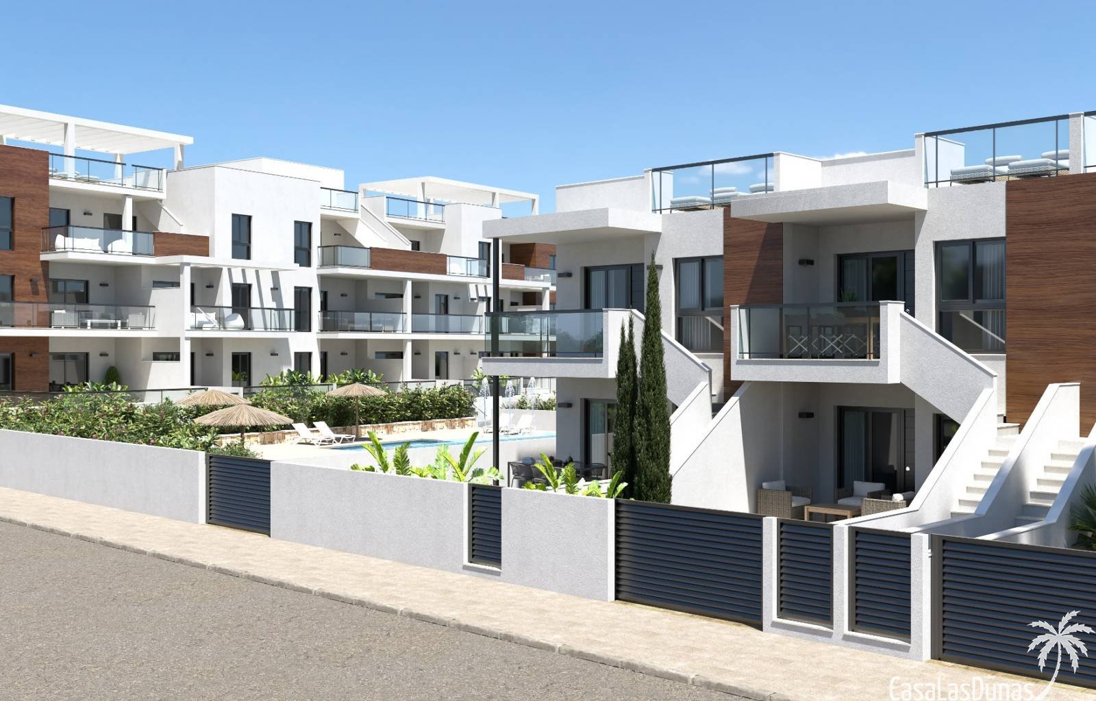  Dieser prächtige Komplex liegt nur 50 Meter von einem der schönsten Strände des Mittelmeers, dem Strand Las Higuericas, in Torre de la Horadada entfe