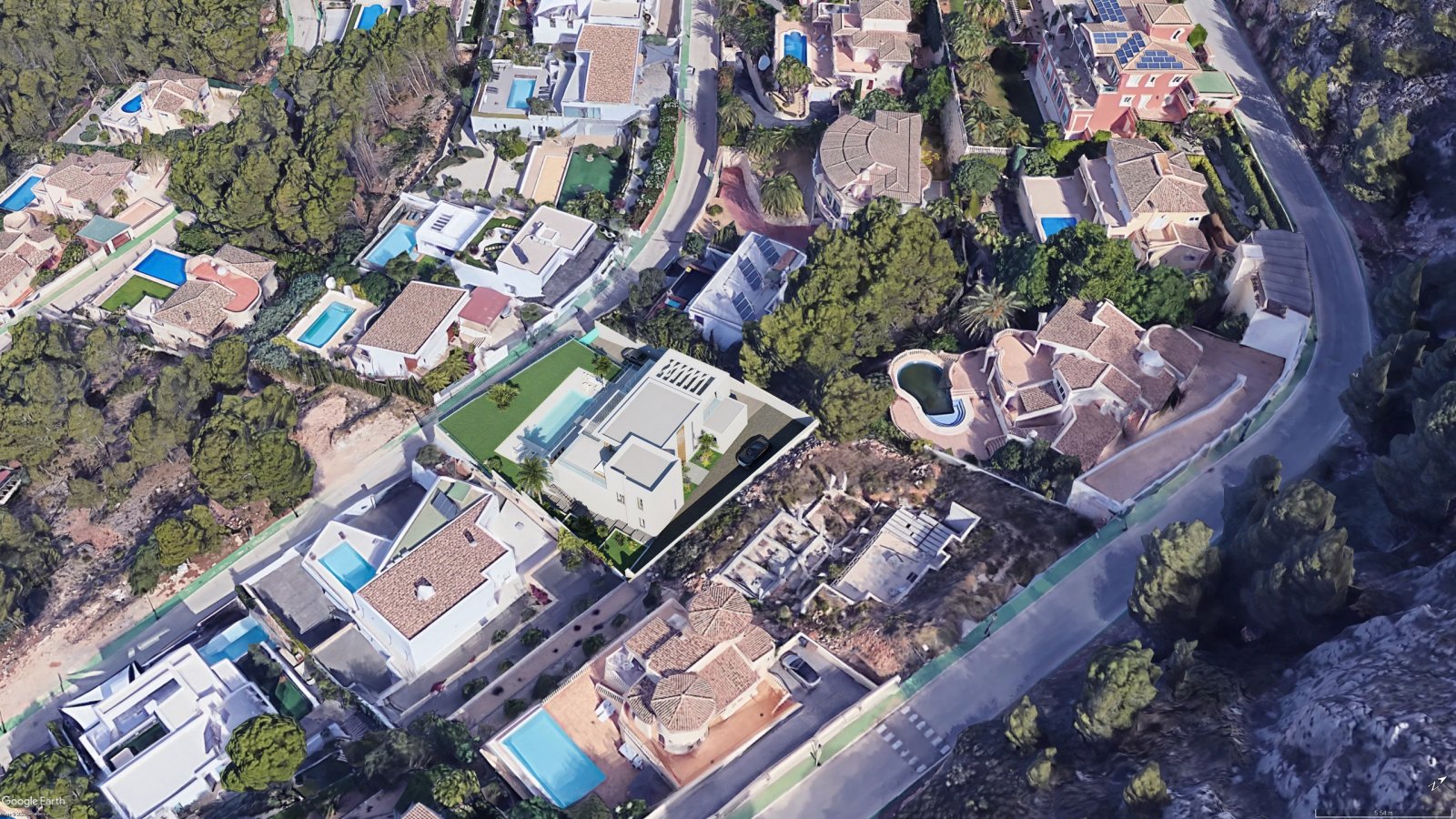  Diese Villa befindet sich in der exklusiven Gegend von Altea und bietet eine privilegierte Umgebung mit Meerblick. Die Immobilie liegt nur 3 km von d