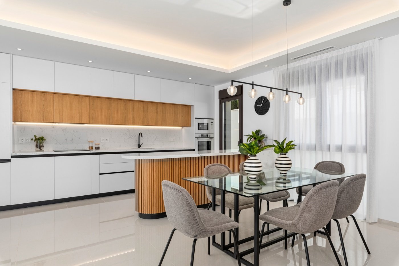  In der charmanten Stadt Ciudad Quesada gelegen, bietet diese freistehende Immobilie eine ideale Umgebung für diejenigen, die ein Zuhause in einer ruh