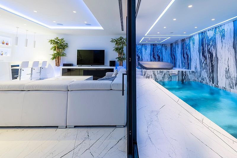  Diese exklusive Villa befindet sich in der schönen Stadt Calpe und bietet eine privilegierte Umgebung nur 1 km vom Meer entfernt. Entworfen für dieje