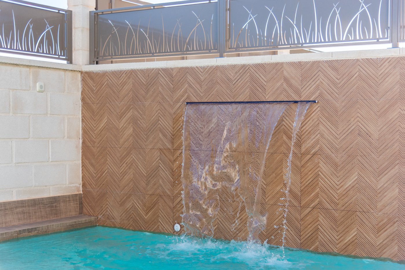  In der charmanten Stadt Ciudad Quesada gelegen, bietet diese exklusive Sammlung von 6 unabhängigen Immobilien eine privilegierte Umgebung mit Meerbli