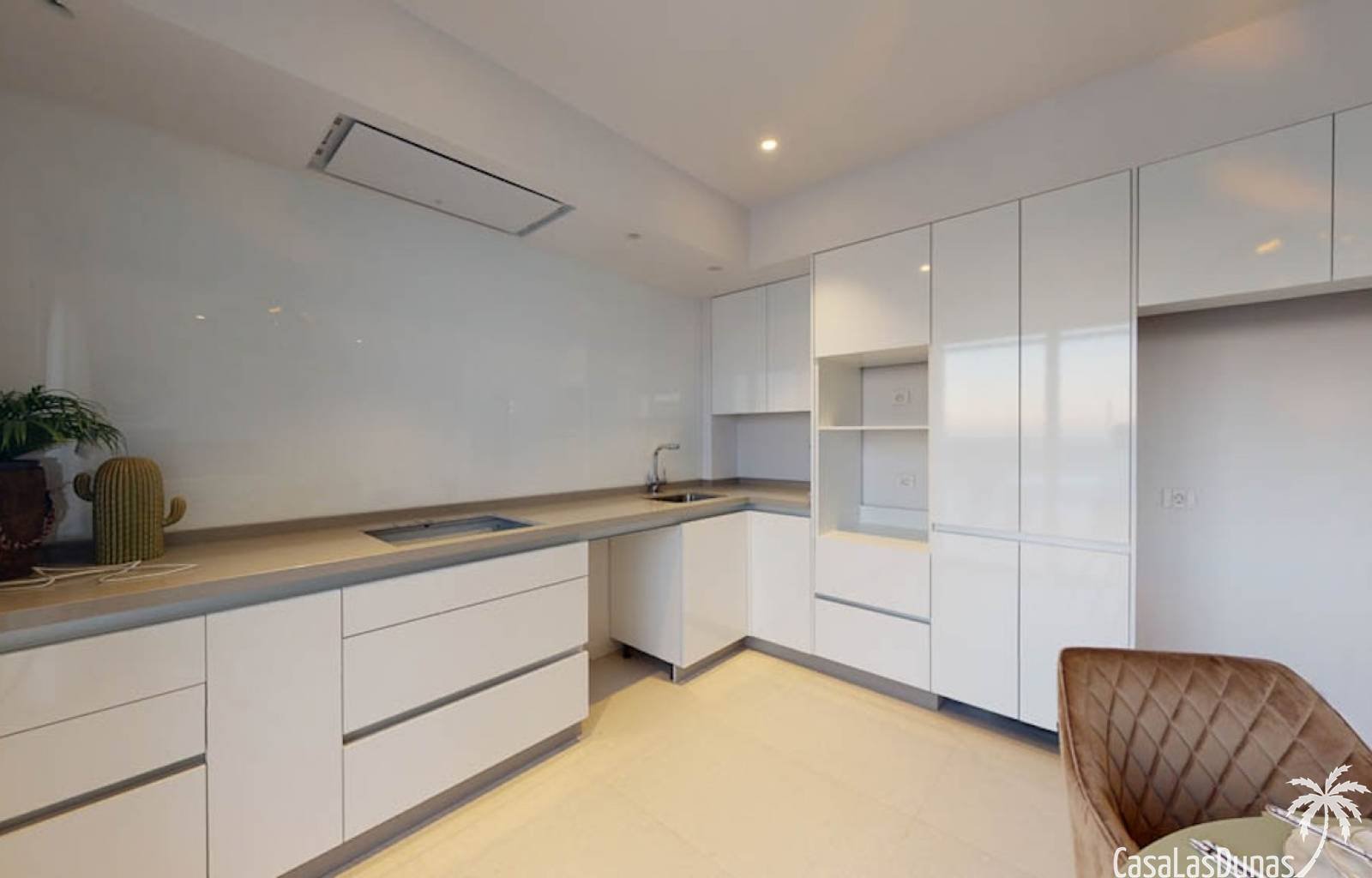  Dieses Projekt in Cotoveta besteht aus 36 beeindruckenden Villen, von denen viele einen wunderschönen Blick auf die Küste von El Campello und Alicant