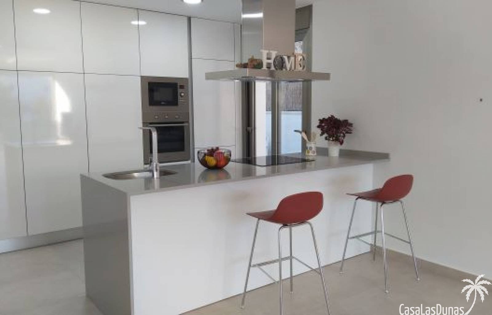  Wir freuen uns, eine neue Phase an Villen in dieser wunderschönen Gegend von Villamartin anbieten zu können. Jede Villa besteht aus 4 Schlafzimmern u