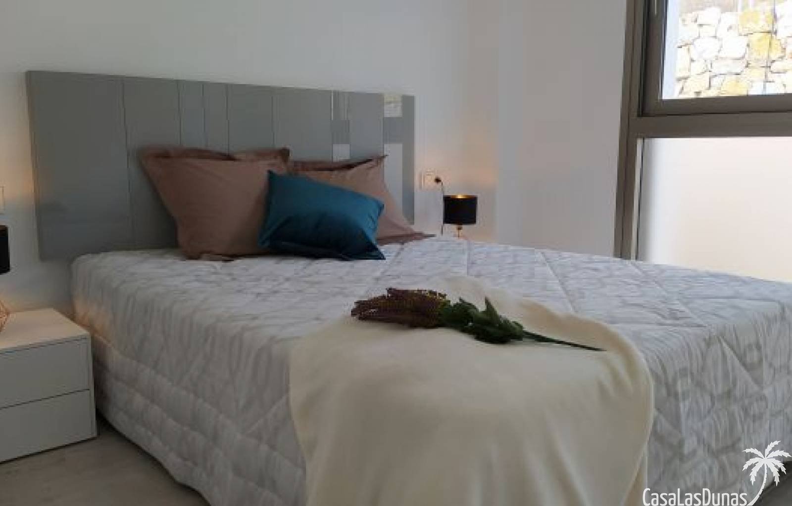  Wir freuen uns, eine neue Phase an Villen in dieser wunderschönen Gegend von Villamartin anbieten zu können. Jede Villa besteht aus 4 Schlafzimmern u