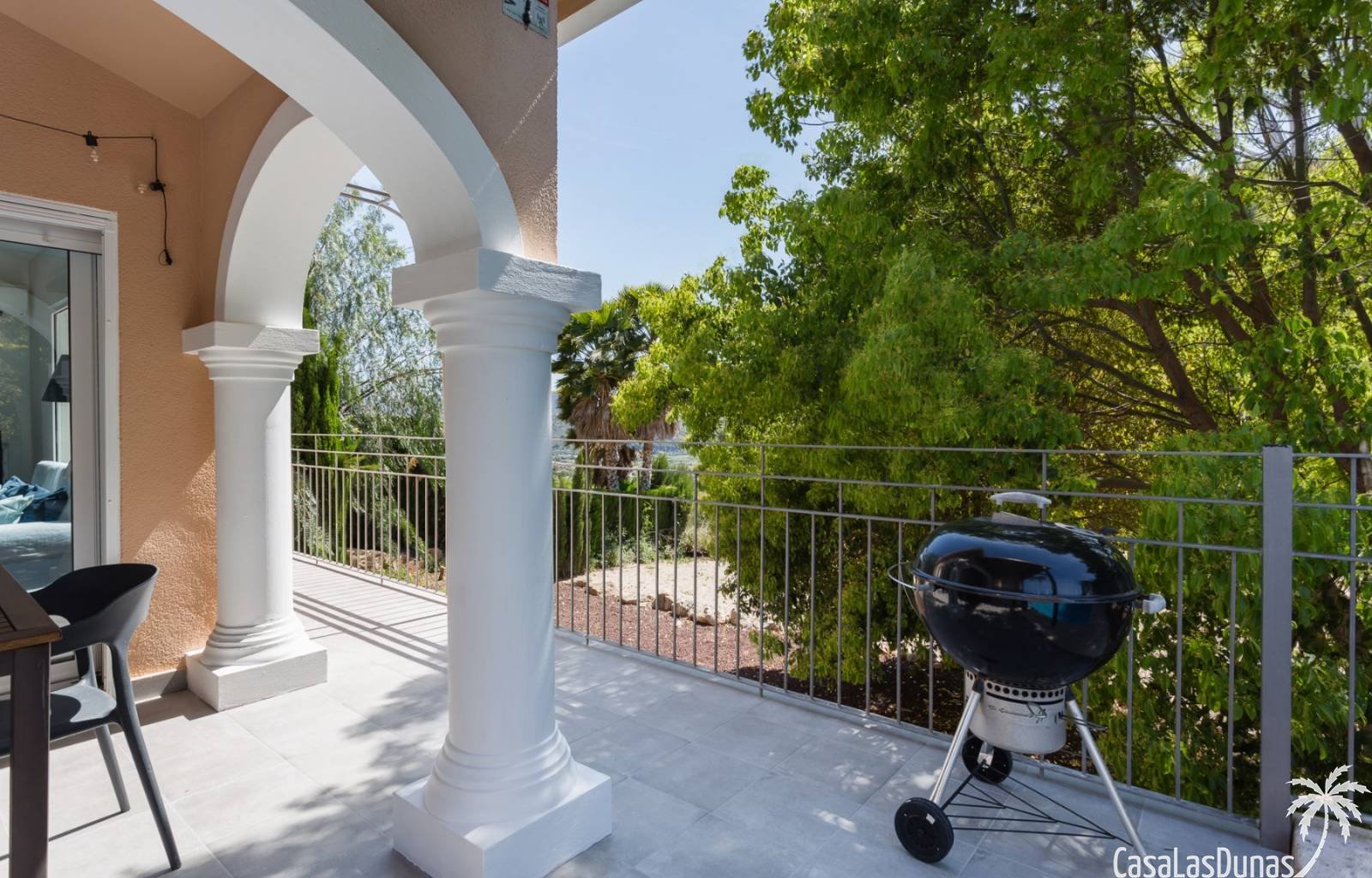  Diese wunderschöne Villa liegt auf der Südseite des Berges La Sella und ist ideal für diejenigen, die einen erholsamen und ruhigen Urlaub verbringen 