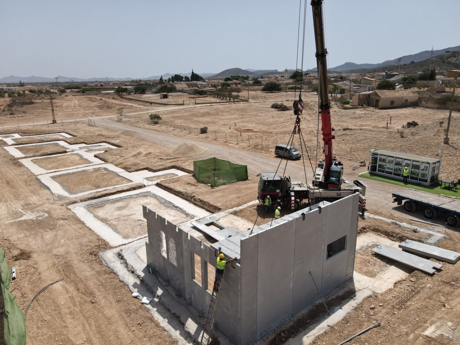  In der charmanten Ortschaft Fuente Álamo gelegen, bietet dieser Wohnkomplex eine Vielzahl von Typologien, um unterschiedliche Bedürfnisse und Lebenss
