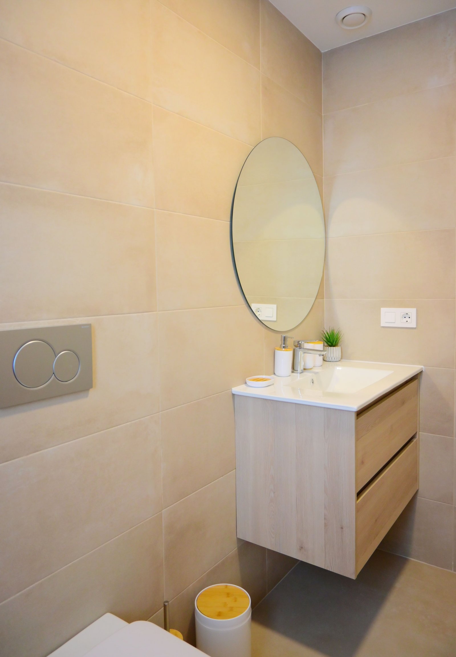  Diese exklusive Sammlung von Häusern befindet sich in der charmanten Stadt Dolores und bietet einen außergewöhnlichen Lebensstil in einer ruhigen und