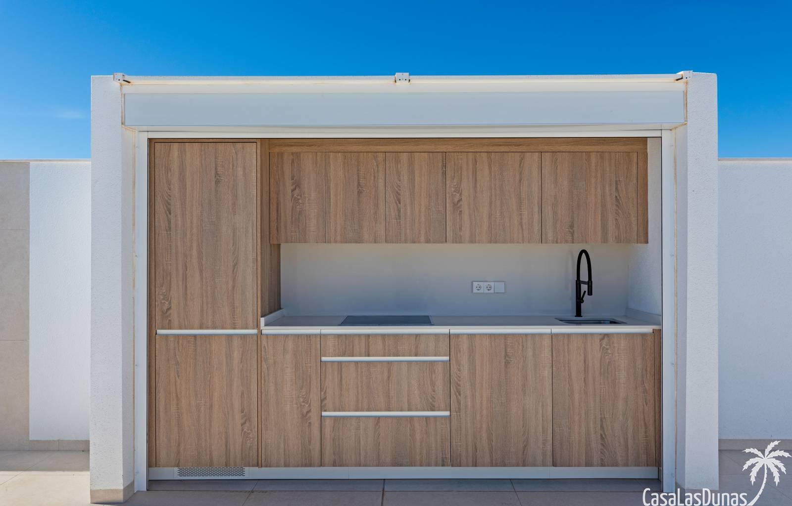  In het zonovergoten Los Alcázares aan de Costa Calida worden deze prachtige villa´s gebouwd. De woning heeft 3 slaapkamers en 2 badkamers.&amp;nbsp;&