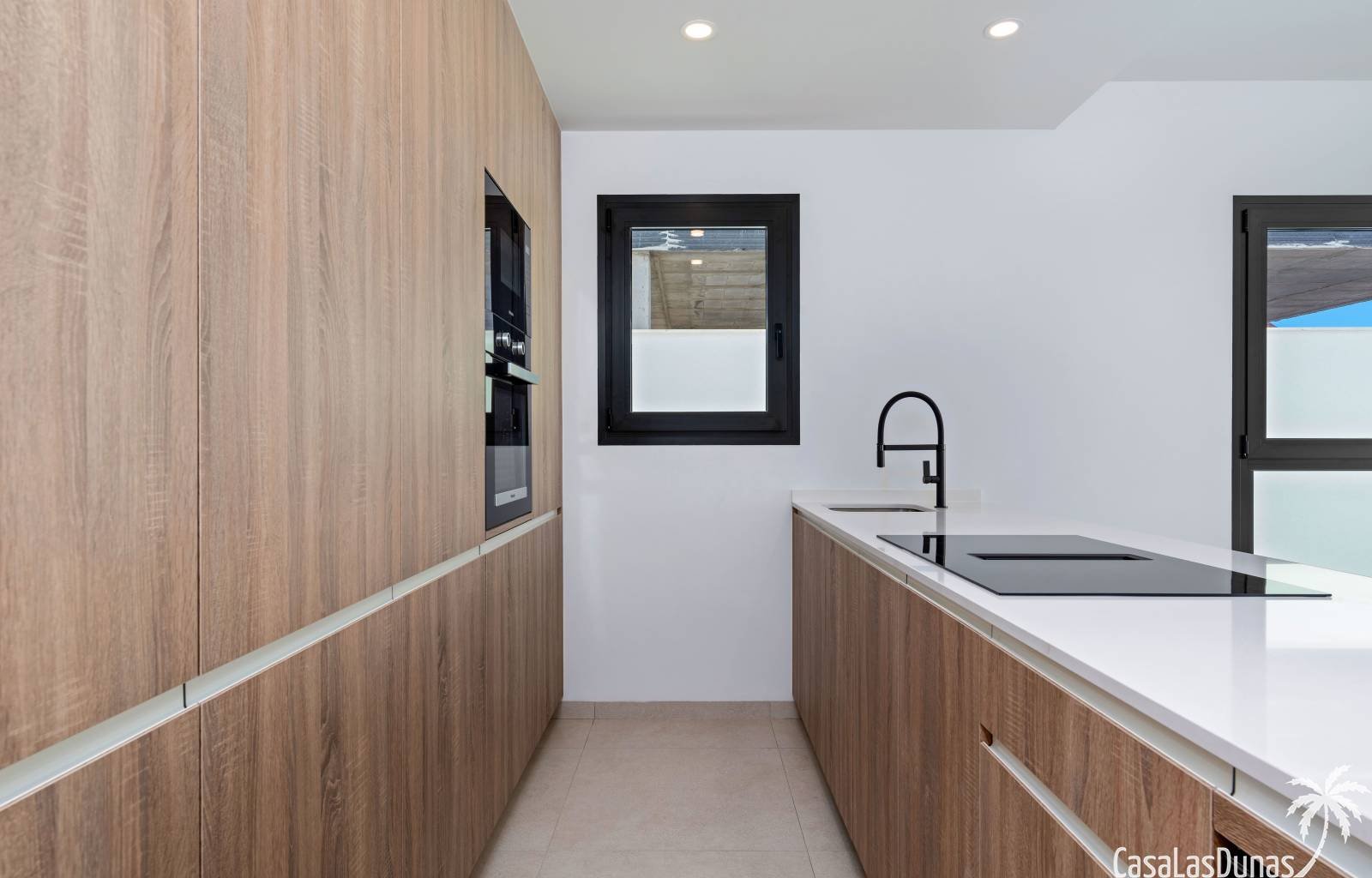  In het zonovergoten Los Alcázares aan de Costa Calida worden deze prachtige villa´s gebouwd. De woning heeft 3 slaapkamers en 2 badkamers.&amp;nbsp;&