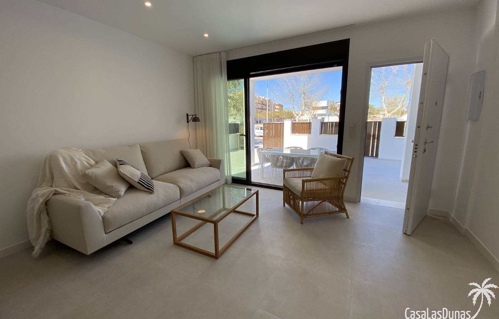  In Pilar de la Horadada entsteht ein wunderschöner Komplex aus Wohnungen und Villen. Die erste Phase ist fast ausverkauft, aber in Phase 2 stehen wei