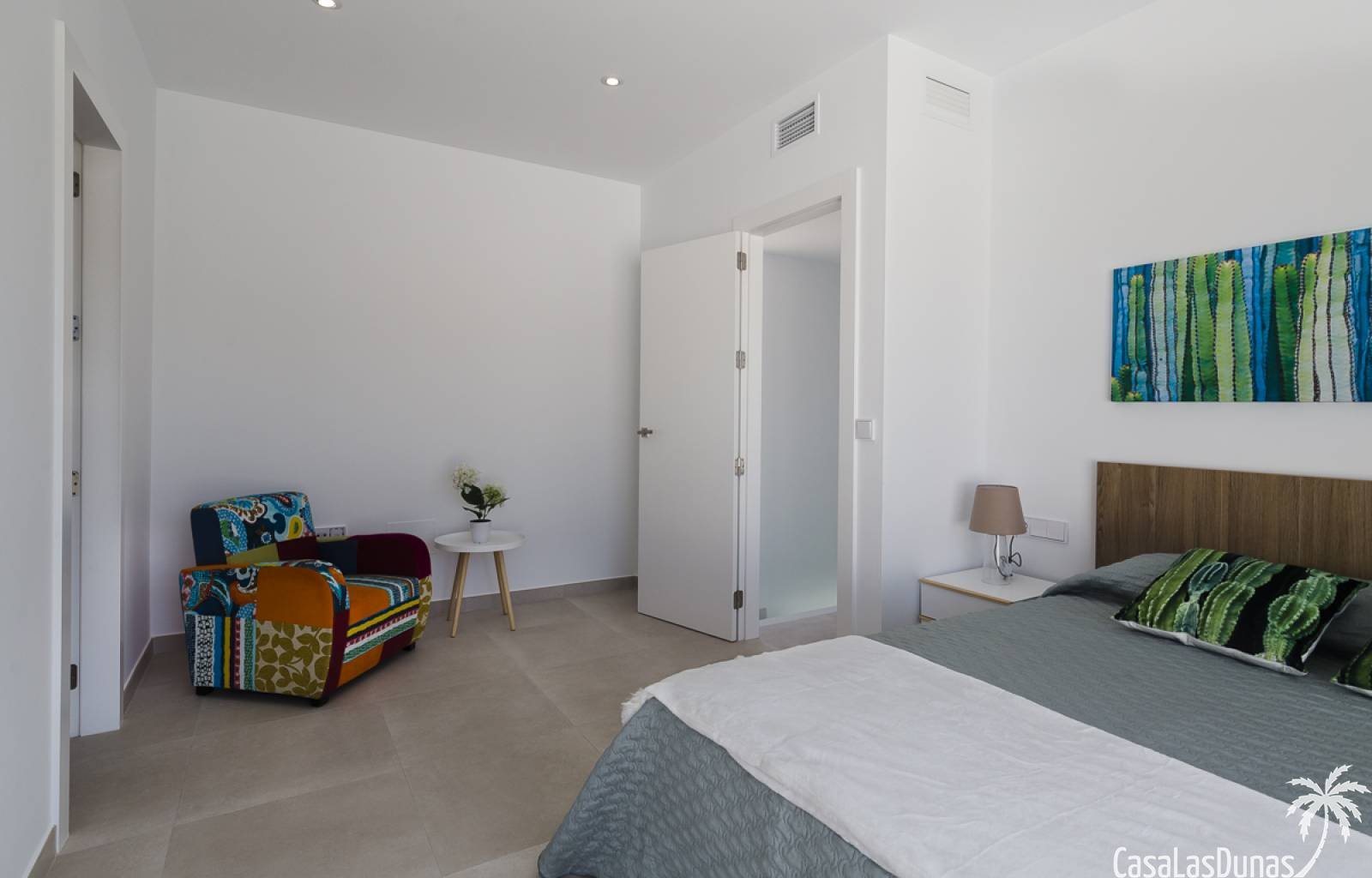  Nahe dem Zentrum des Dorfes San Javier finden wir diese 14 Einfamilienhäuser. Zwei davon sind Sondermodelle, über die auf dieser Seite berichtet wird