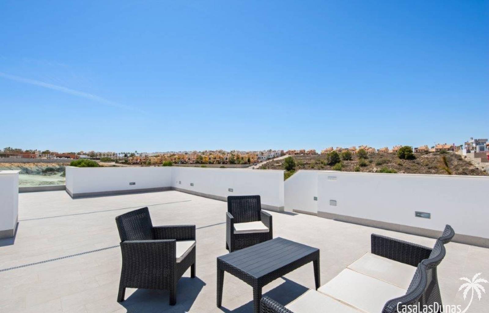  Diese wunderschönen Villen sind mit drei oder vier Schlafzimmern und zwei oder drei Badezimmern erhältlich. Die Sea Villas sind auf großen Privatgrun