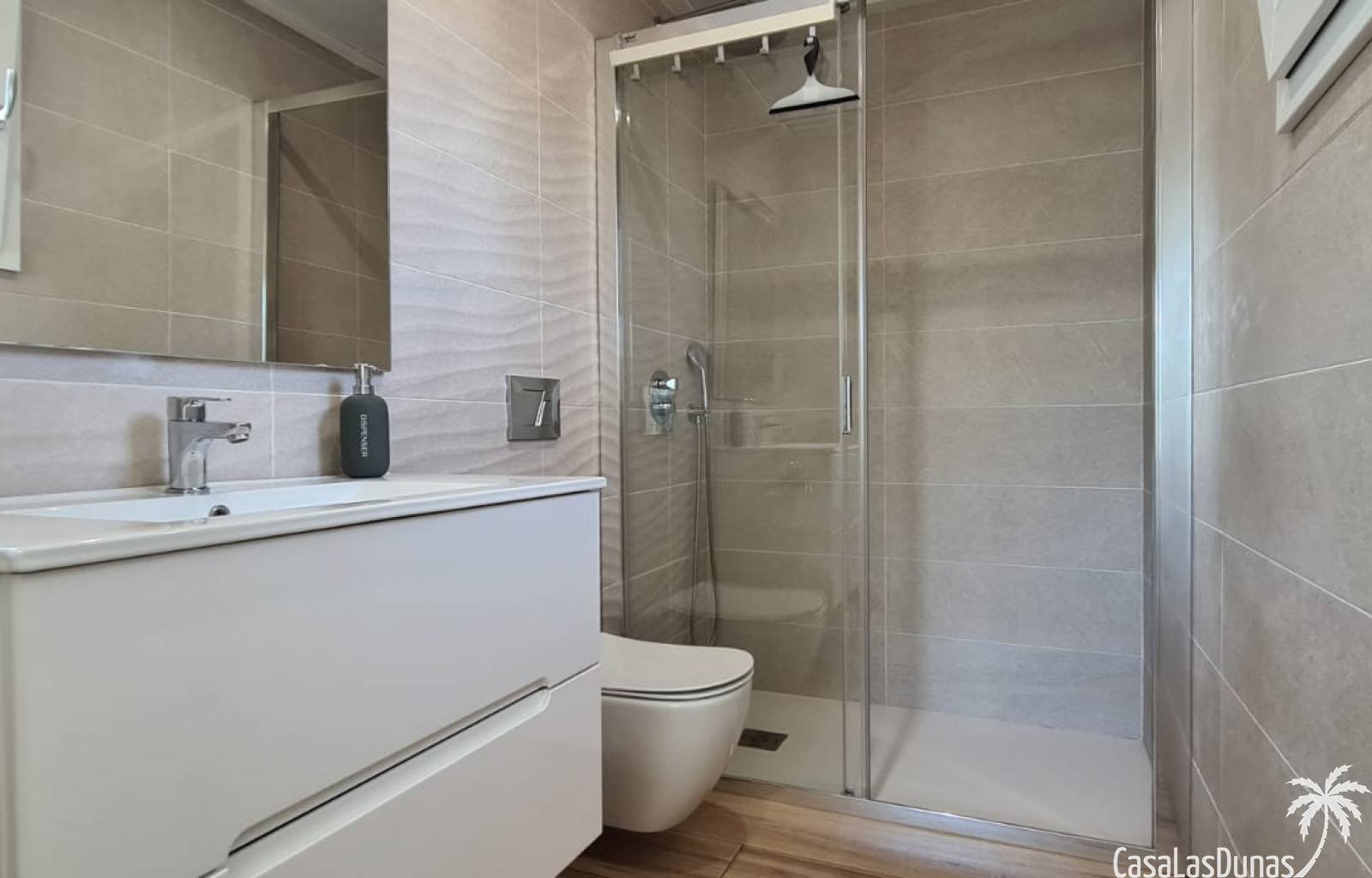  !!Modernes neues Haus zum Weiterverkauf!! Der Vorteil hierbei ist, dass Sie ein relativ neues Haus kaufen, das bereits schlüsselfertig ist und das Si