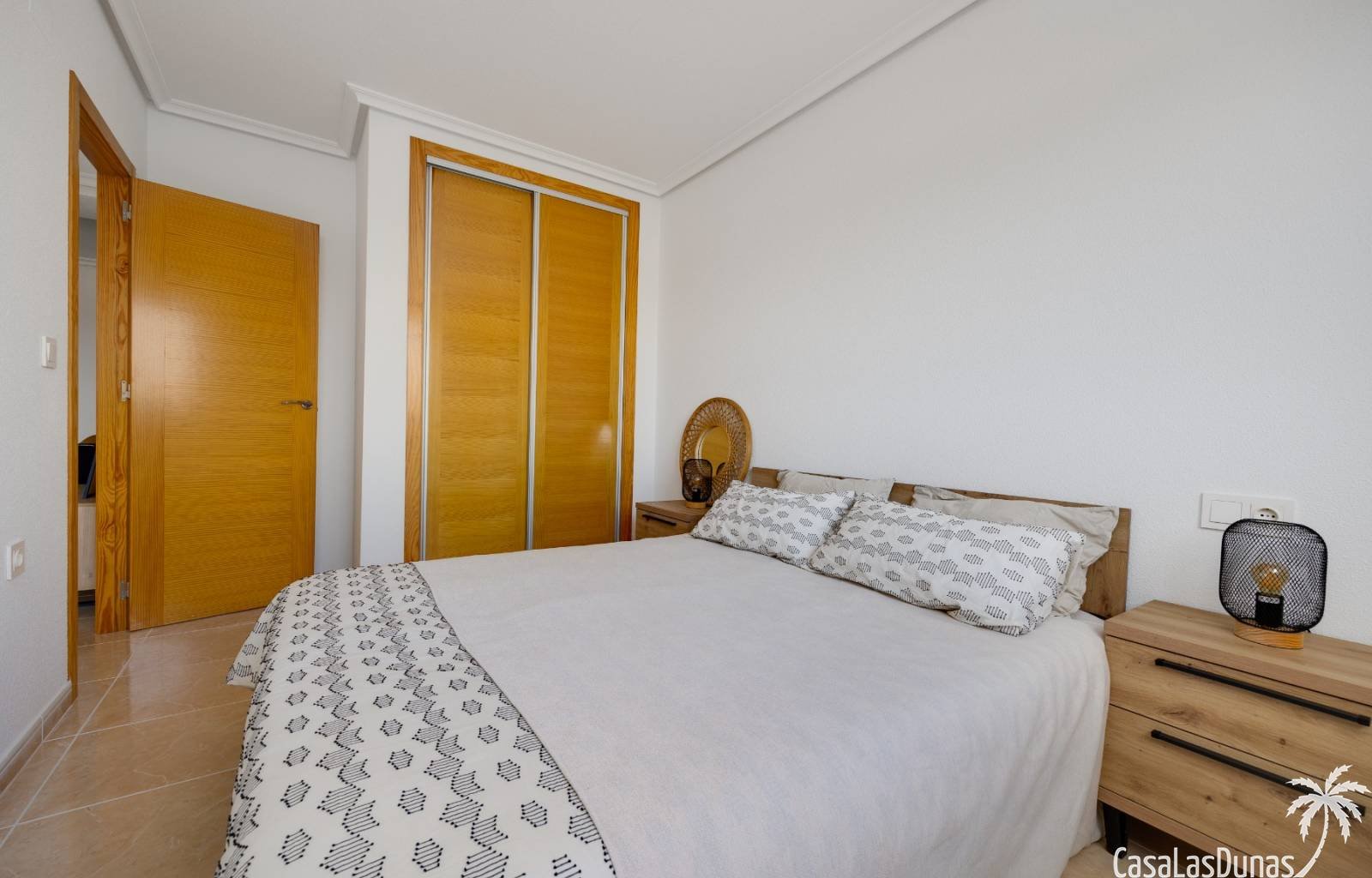  Diese renovierten Neubauhäuser im typisch spanischen Dorf San Fulgencio stellen eine hervorragende Gelegenheit für diejenigen dar, die eine neue Wohn