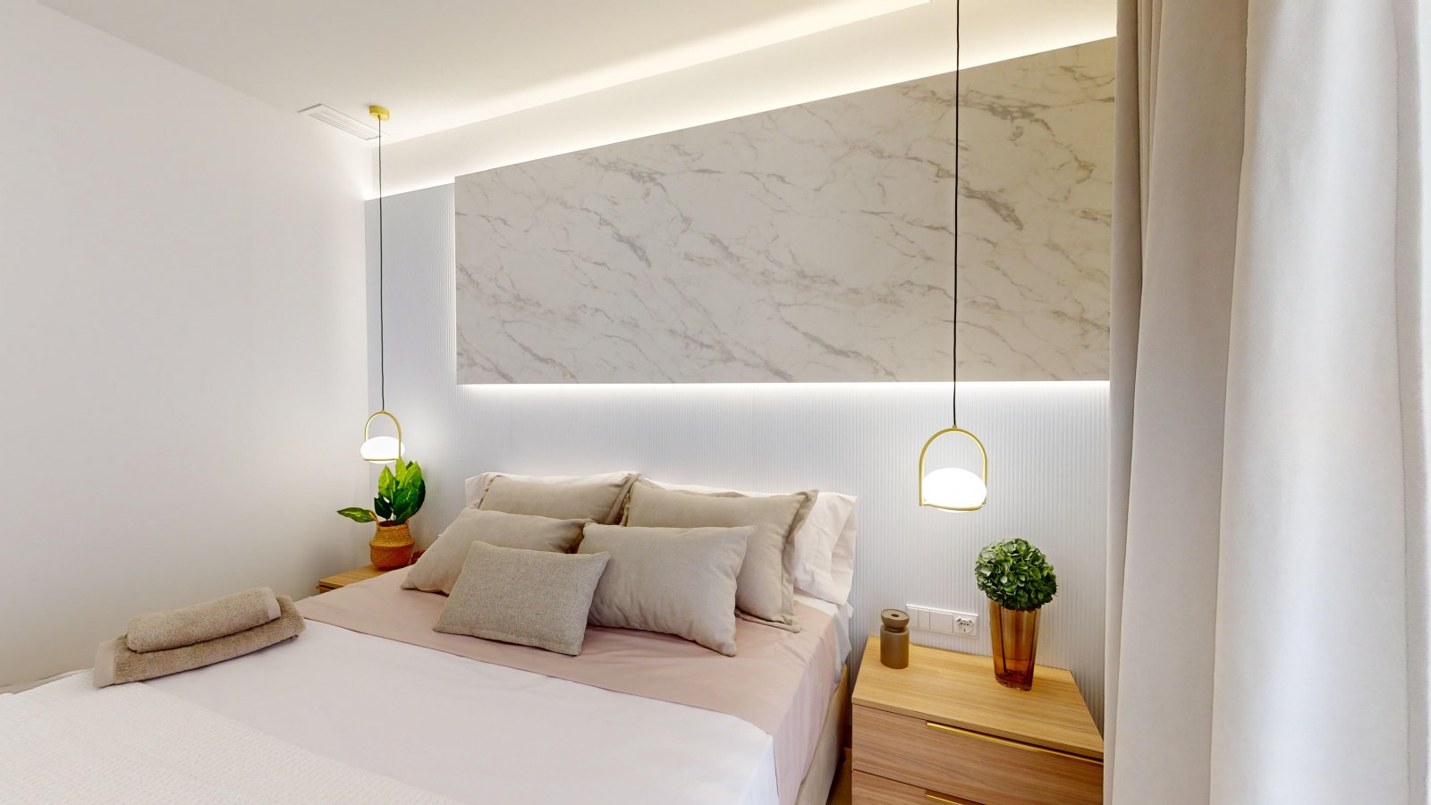  In der prestigeträchtigen Gegend von Cabo Roig gelegen, bietet diese Wohnanlage eine Auswahl von 23 Immobilien, darunter Apartments, Erdgeschosswohnu