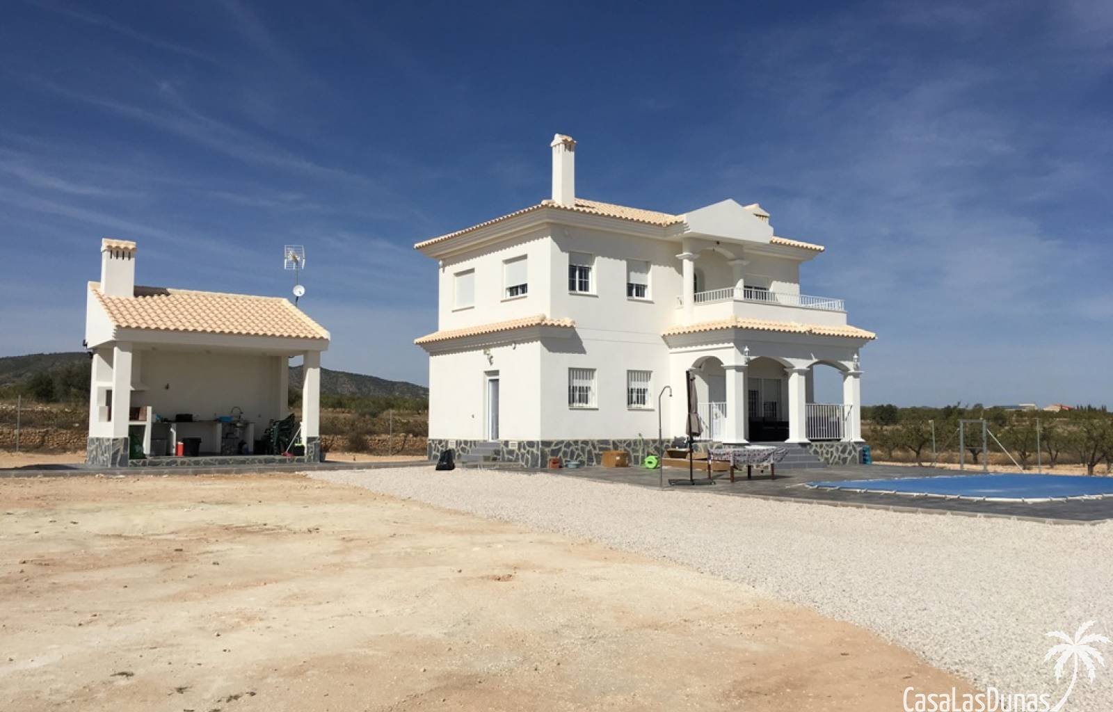  Bauen Sie Ihre eigene Traumvilla in Pinoso ! Es besteht die Möglichkeit, zwischen einem traditionellen Baustil und einem modernen Stil zu wählen. Das