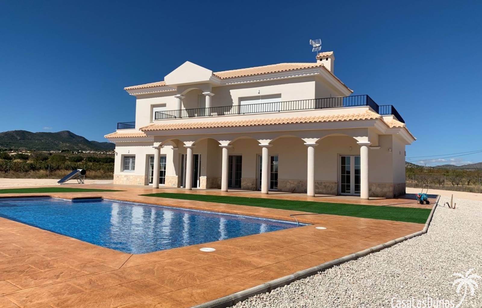  Bauen Sie Ihre eigene Traumvilla in Pinoso ! Es besteht die Möglichkeit, zwischen einem traditionellen Baustil und einem modernen Stil zu wählen. Das