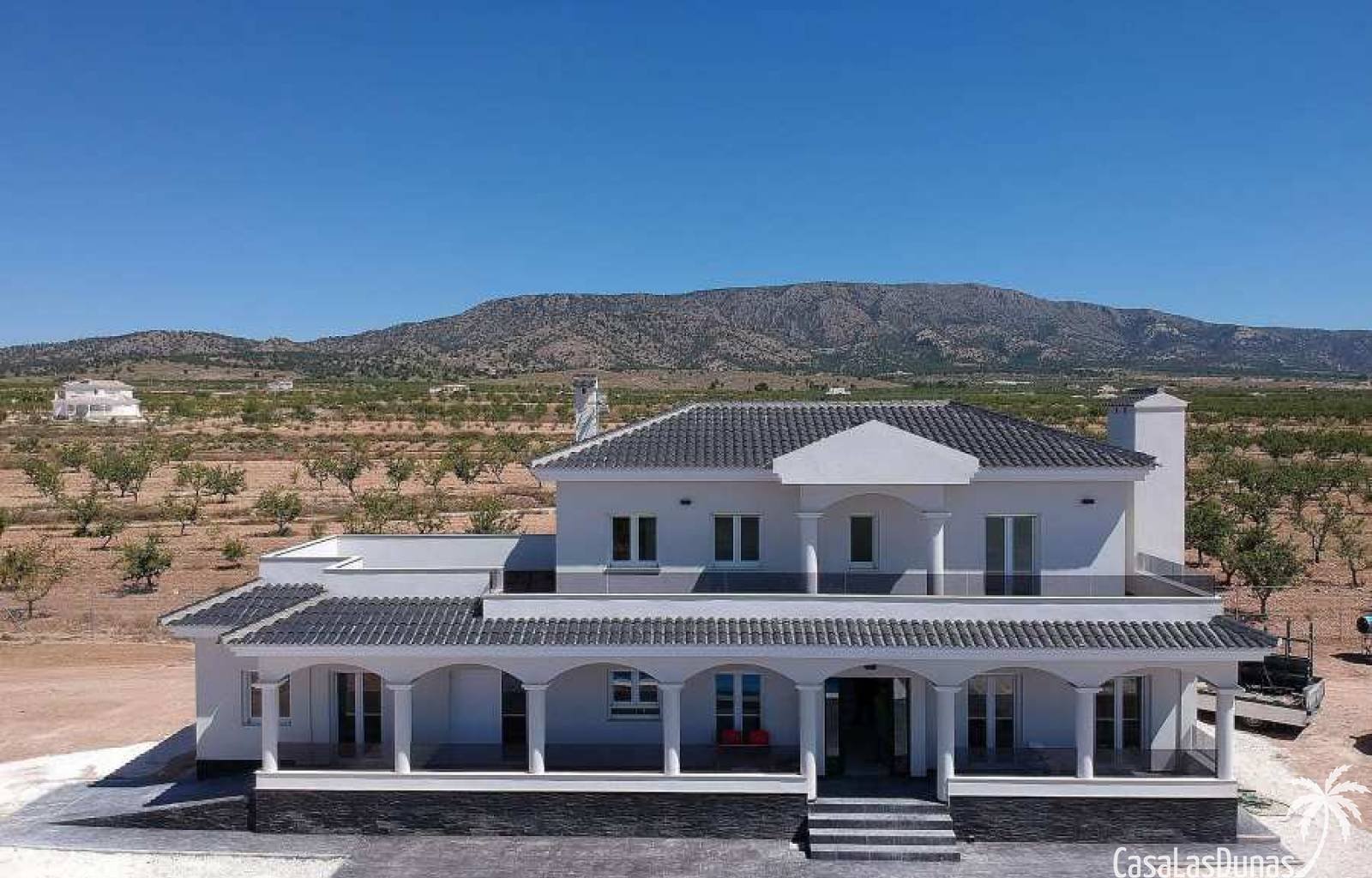  Bauen Sie Ihre eigene Traumvilla in Pinoso ! Es besteht die Möglichkeit, zwischen einem traditionellen Baustil und einem modernen Stil zu wählen. Das