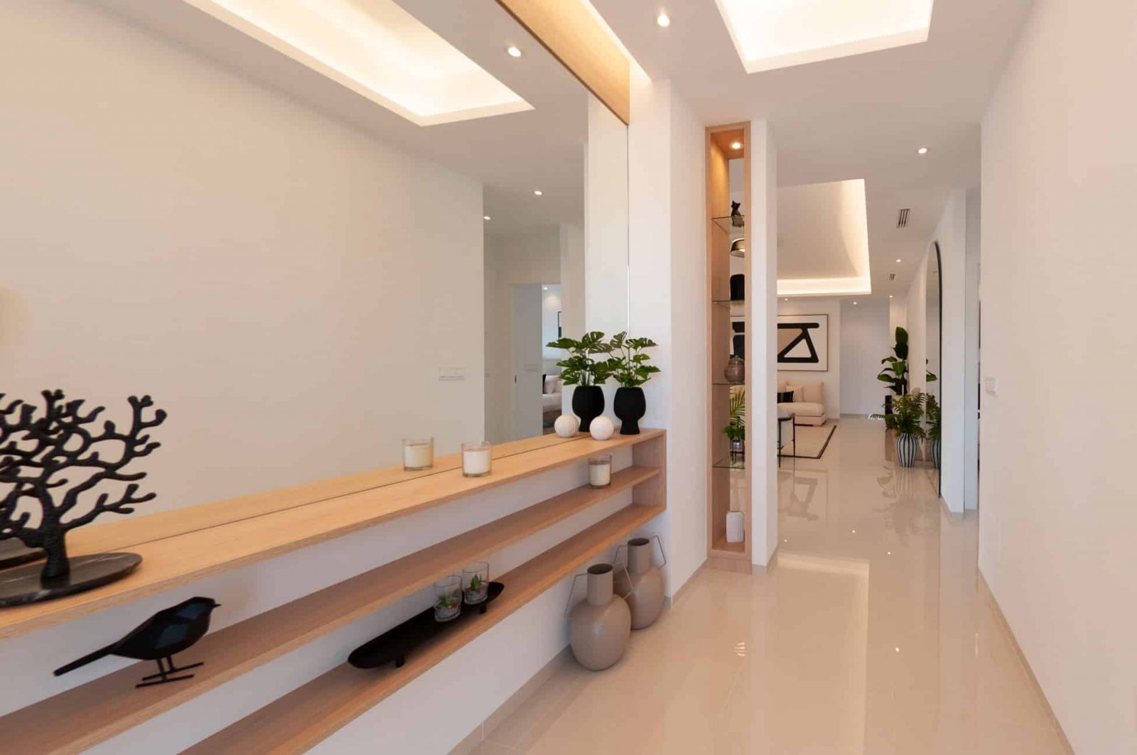  In der charmanten Ciudad Quesada gelegen, bietet diese freistehende Immobilie ein exklusives Wohnerlebnis. Für diejenigen, die Privatsphäre und Komfo