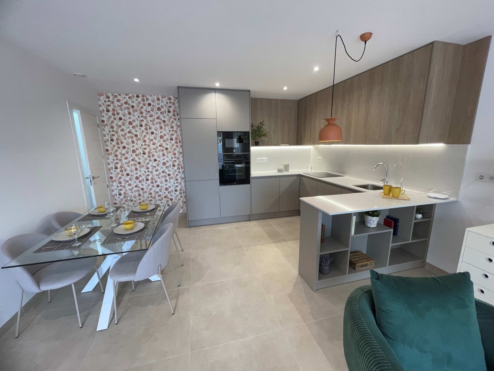  In der charmanten Ortschaft San Pedro del Pinatar gelegen, bietet diese Wohnanlage eine Auswahl an Reihenhäusern, die für diejenigen entworfen wurden