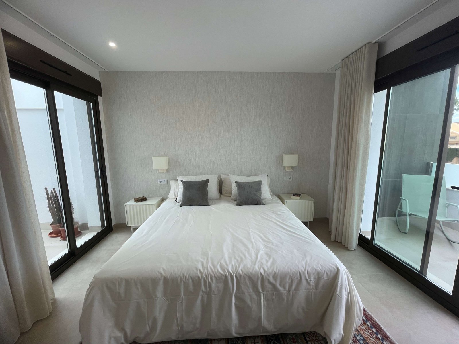  In der charmanten Ortschaft San Pedro del Pinatar gelegen, bietet diese Wohnanlage eine Auswahl an Reihenhäusern, die für diejenigen entworfen wurden