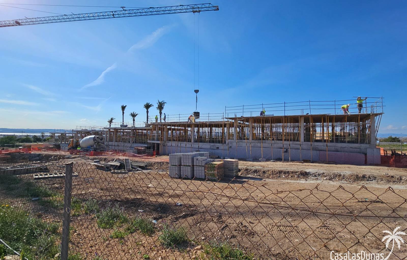  Diese wunderschönen Villen mit überdachter Garage und privatem Swimmingpool werden in der Nähe des Quiron-Krankenhauses gebaut. Das Projekt wird aus 