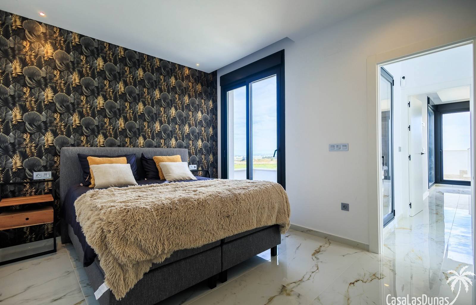  Diese neun Doppelhaushälften mit drei Schlafzimmern und drei Bädern verfügen alle über einen privaten Parkplatz auf ihrem eigenen Privatgrundstück, e