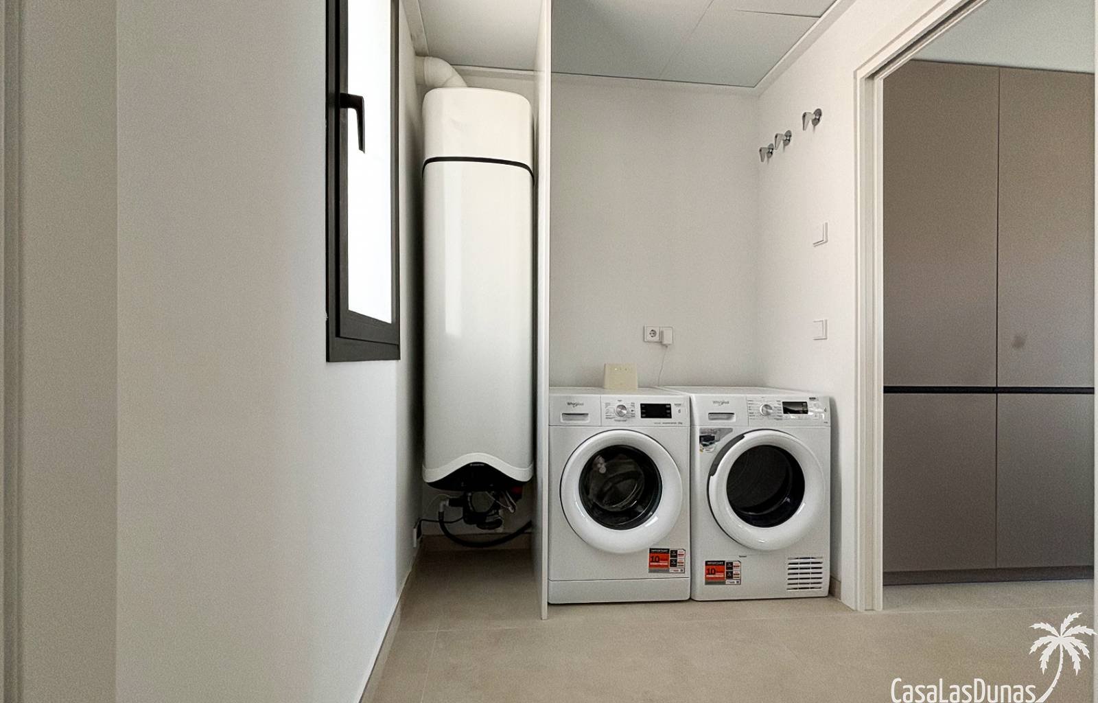  Suchen Sie eine geräumige und moderne Villa mit Meerblick? Diese Häuser werden in Polop gebaut, einem Dorf in den Bergen in der Nähe von Benidorm. Si