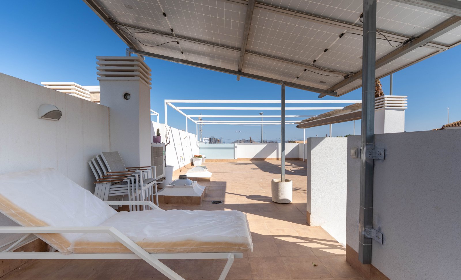  In der charmanten Region Murcia gelegen, bietet dieses unabhängige Anwesen eine ideale Umgebung für diejenigen, die ein exklusives und gut angebunden