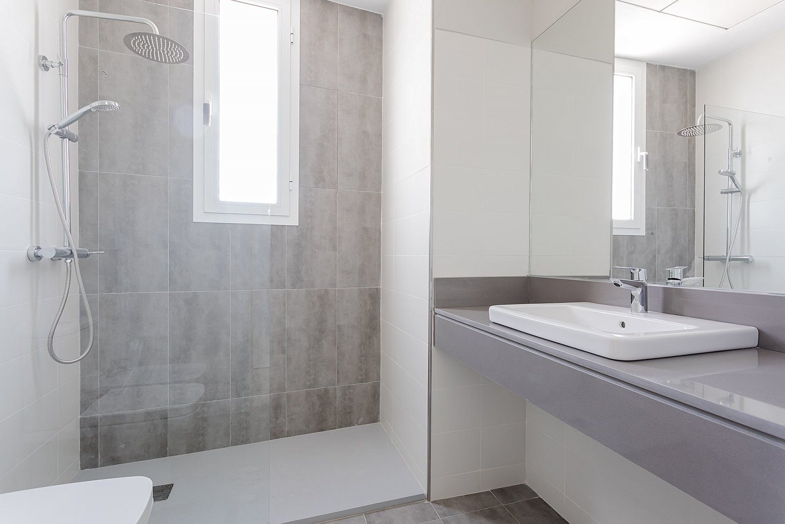  In der charmanten Stadt Vera gelegen, bietet diese Wohnanlage eine Vielzahl von Wohnmöglichkeiten, die unterschiedlichen Bedürfnissen und Lebensstile