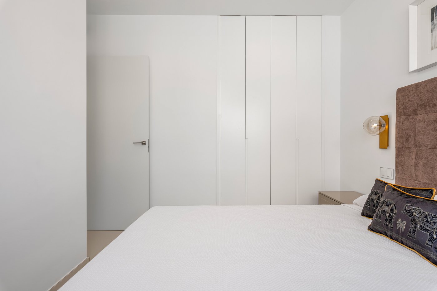  In der exklusiven Gegend von Playa Paraiso gelegen, bietet dieser Komplex von 13 freistehenden Häusern eine privilegierte Umgebung nur 1 km vom Meer 