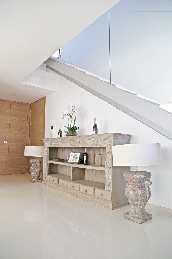  In der prestigeträchtigen Gegend von Dehesa de Campoamor gelegen, bieten diese exklusiven Villen eine privilegierte Umgebung nur 1 km vom Meer entfer