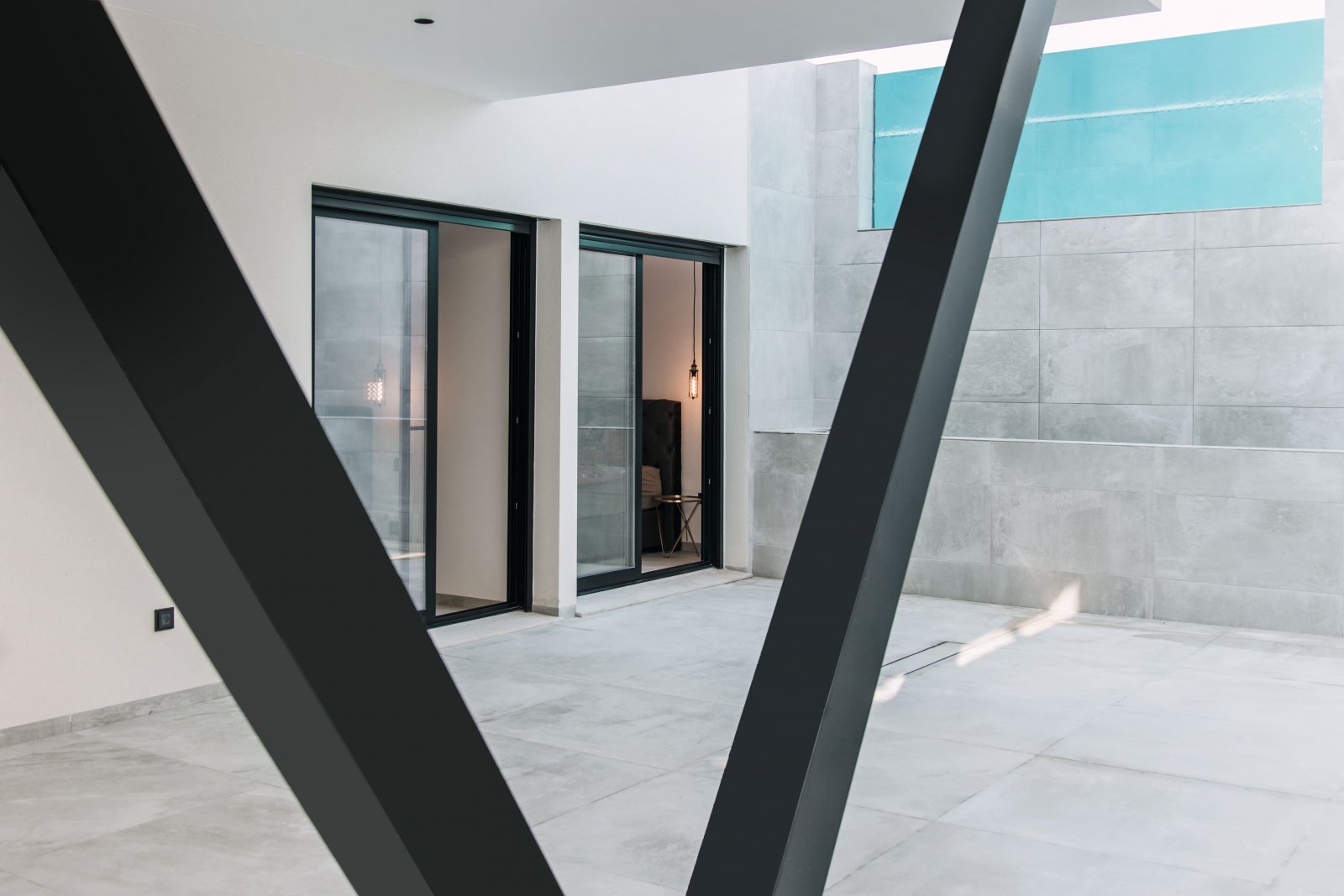  In der charmanten Stadt Rojales gelegen, bietet diese exklusive Sammlung von Villen ein einzigartiges Wohnerlebnis. Mit nur fünf verfügbaren Immobili