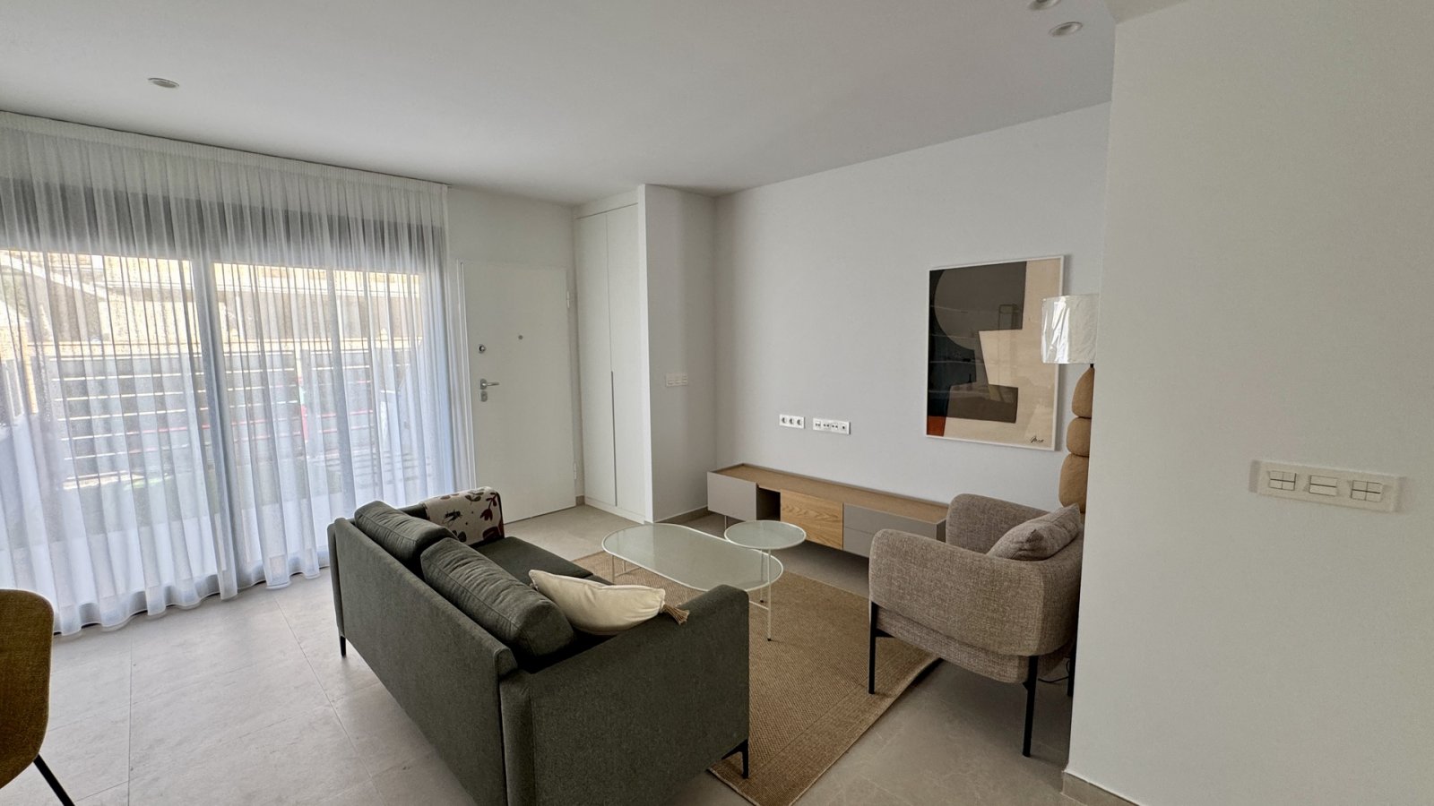  In der charmanten Ortschaft San Pedro del Pinatar gelegen, bietet diese Wohnanlage eine exklusive Auswahl an hohen und niedrigen Bungalows. Mit insge