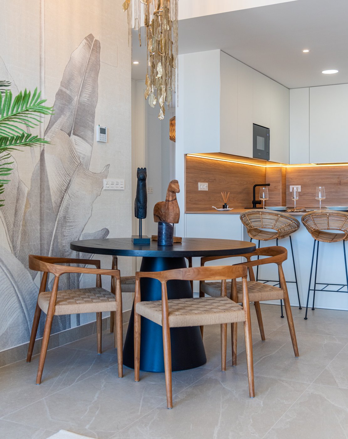  In der charmanten Stadt Benijófar gelegen, bietet dieser Wohnkomplex insgesamt 31 Wohnungen, die darauf ausgelegt sind, die Bedürfnisse der anspruchs