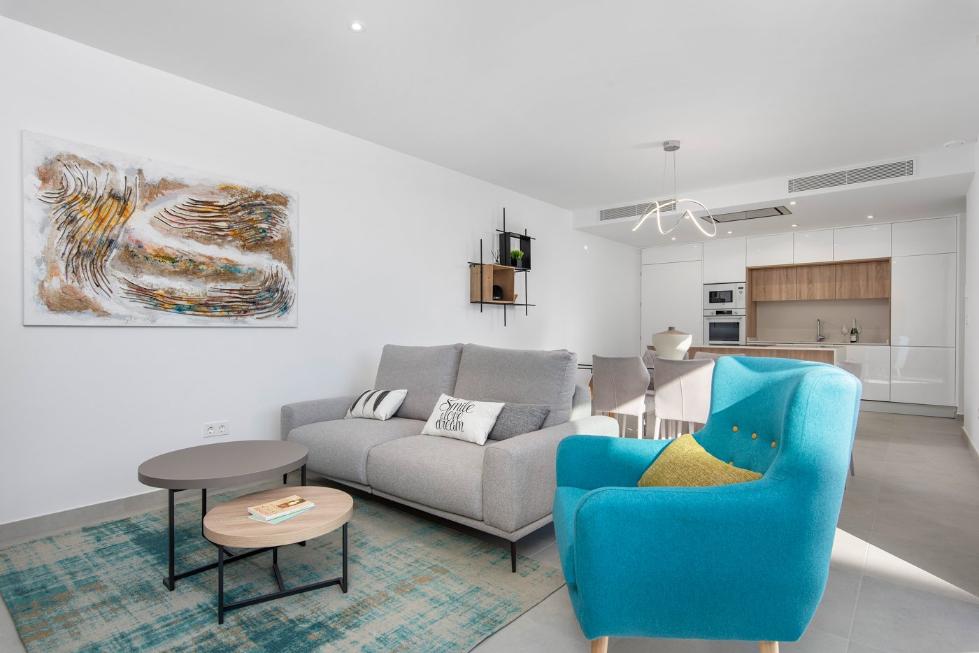  In der charmanten Ortschaft Benijófar gelegen, bietet diese exklusive Sammlung von 8 Immobilien eine ruhige und gut angebundene Wohnumgebung. Die Häu