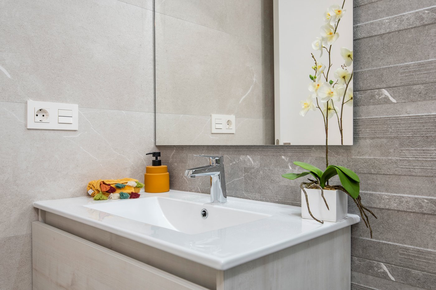  In der charmanten Ortschaft Benijófar gelegen, bietet diese exklusive Sammlung von 8 Immobilien eine ruhige und gut angebundene Wohnumgebung. Die Häu