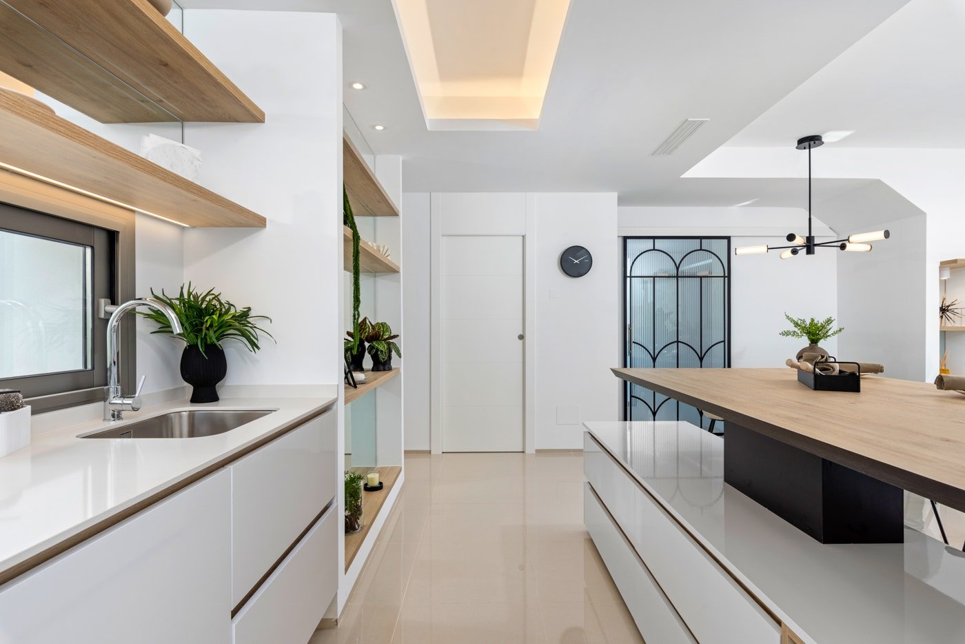  In der charmanten Ortschaft Los Alcázares gelegen, bieten diese freistehenden Chalets eine einzigartige Gelegenheit, eine privilegierte Umgebung zu g