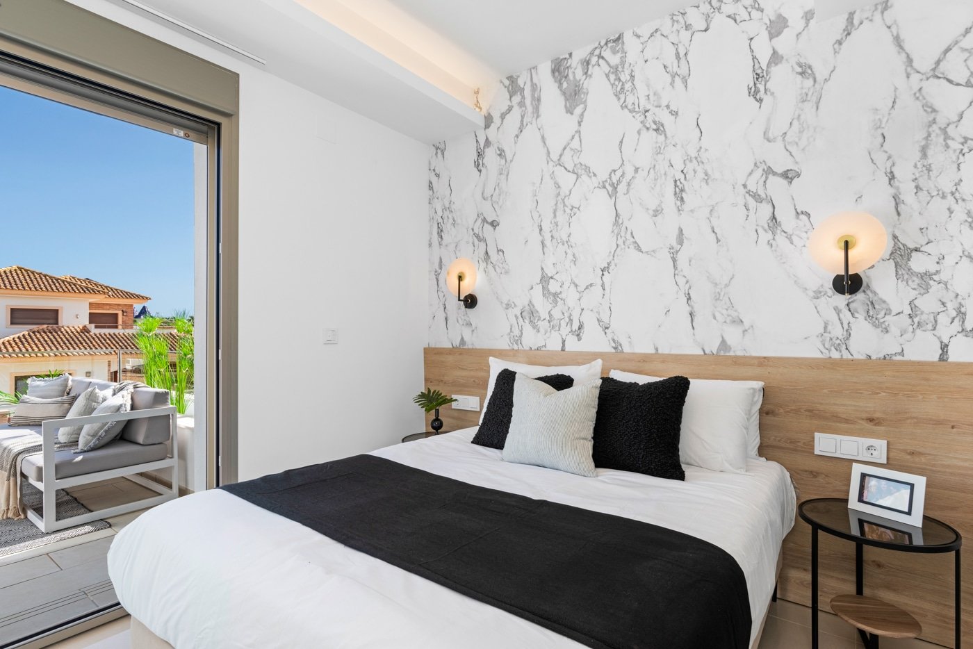  In der charmanten Ortschaft Los Alcázares gelegen, bieten diese freistehenden Chalets eine einzigartige Gelegenheit, eine privilegierte Umgebung zu g