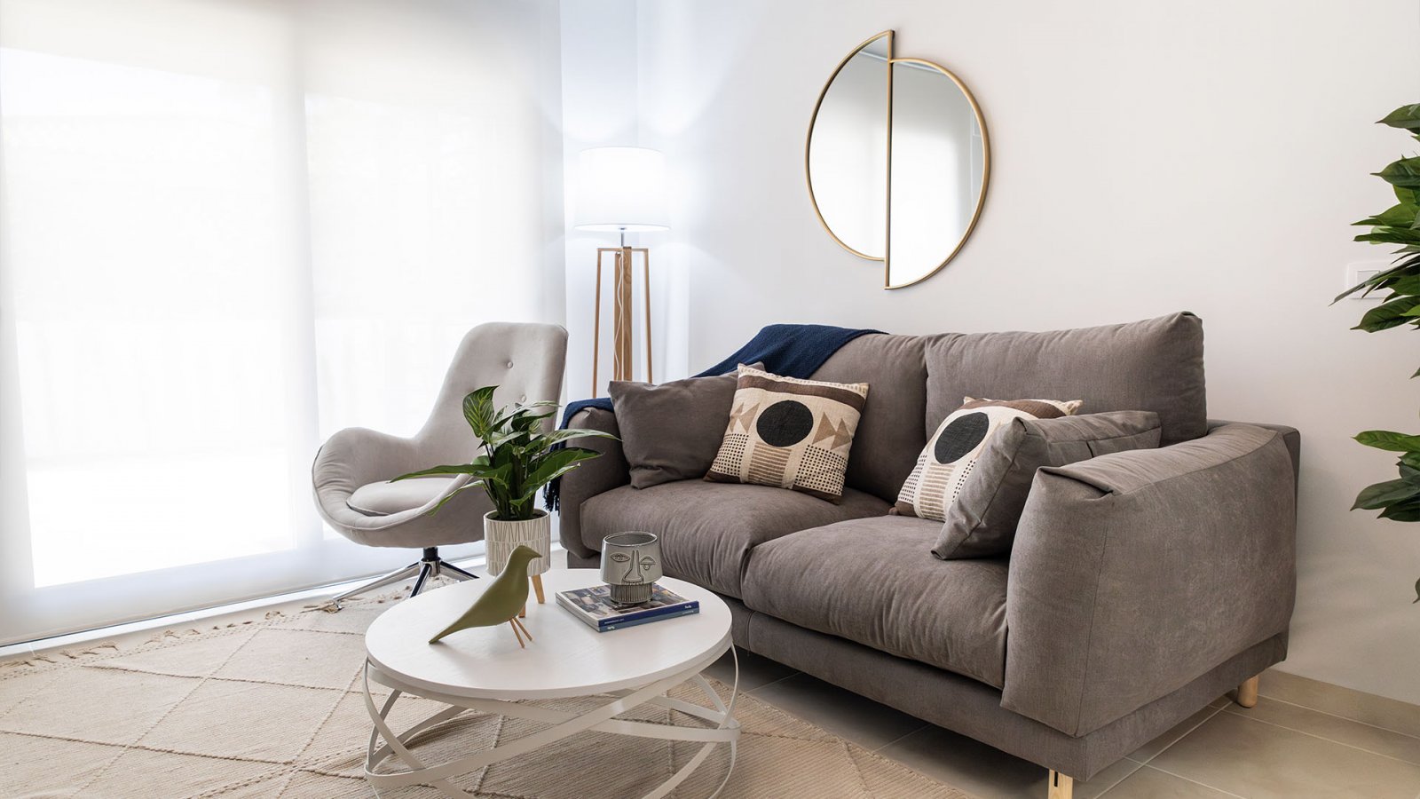  Genießen Sie die Ruhe und den Komfort des Wohnens in einer privaten Urbanisation mit Gemeinschaftspool und Gärten, umgeben von Natur und nur 10 Minut