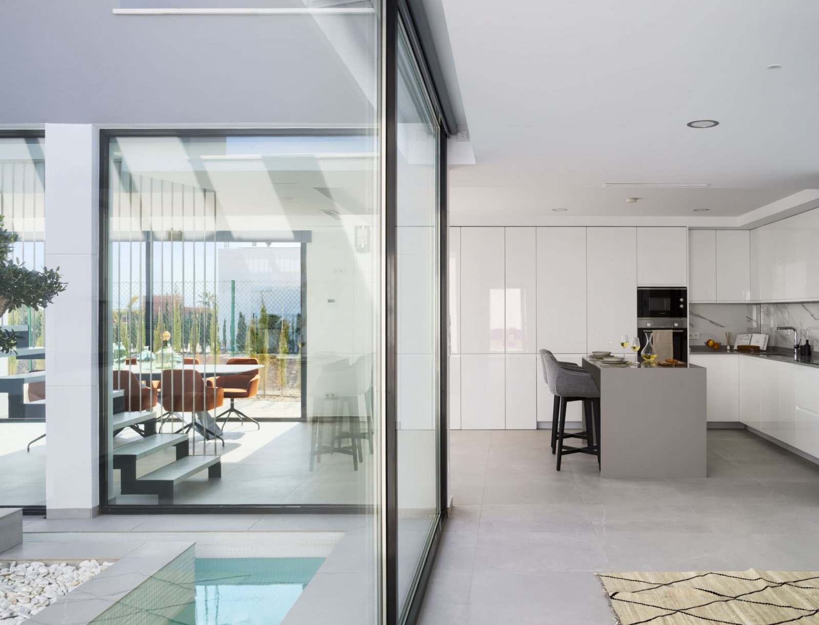  In der schönen Region Murcia gelegen, bietet diese exklusive Sammlung von 18 unabhängigen Wohnhäusern eine außergewöhnliche Lebensumgebung. Diese Imm