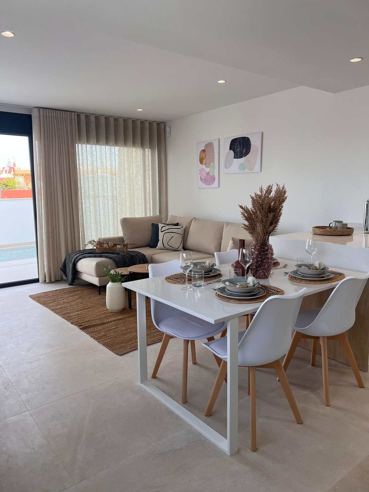  In der charmanten Stadt San Javier gelegen, bietet diese exklusive Wohnanlage eine Auswahl an Wohnhäusern, die darauf ausgelegt sind, die Bedürfnisse