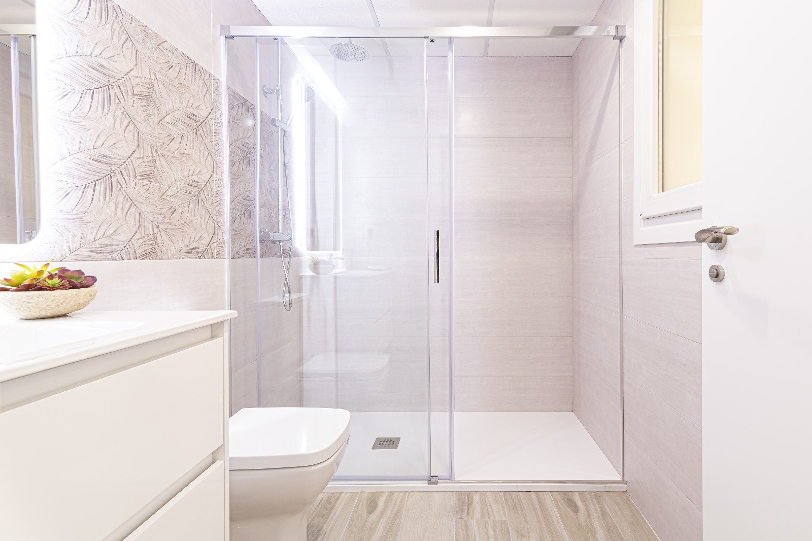  In der exklusiven Gegend von La Manga del Mar Menor gelegen, bietet diese Wohnanlage eine einzigartige Gelegenheit, das Leben am Meer zu genießen. Mi