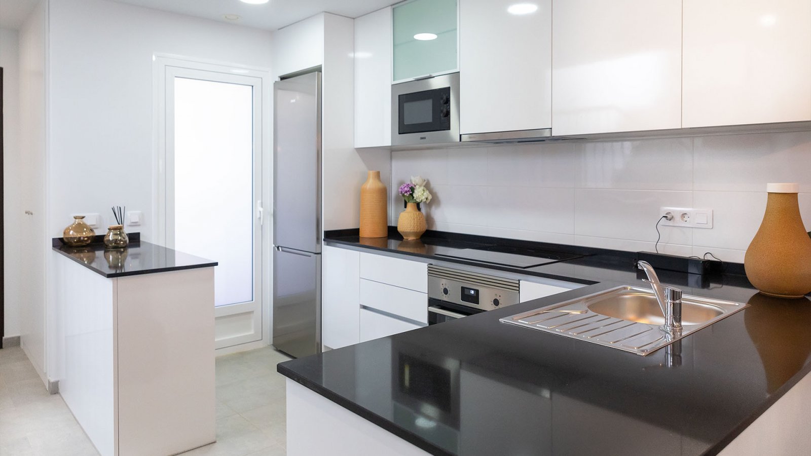  In der charmanten Ortschaft Pulpí gelegen, bietet diese Wohnanlage eine Vielzahl von Wohnmöglichkeiten, die sich an unterschiedliche Bedürfnisse und 