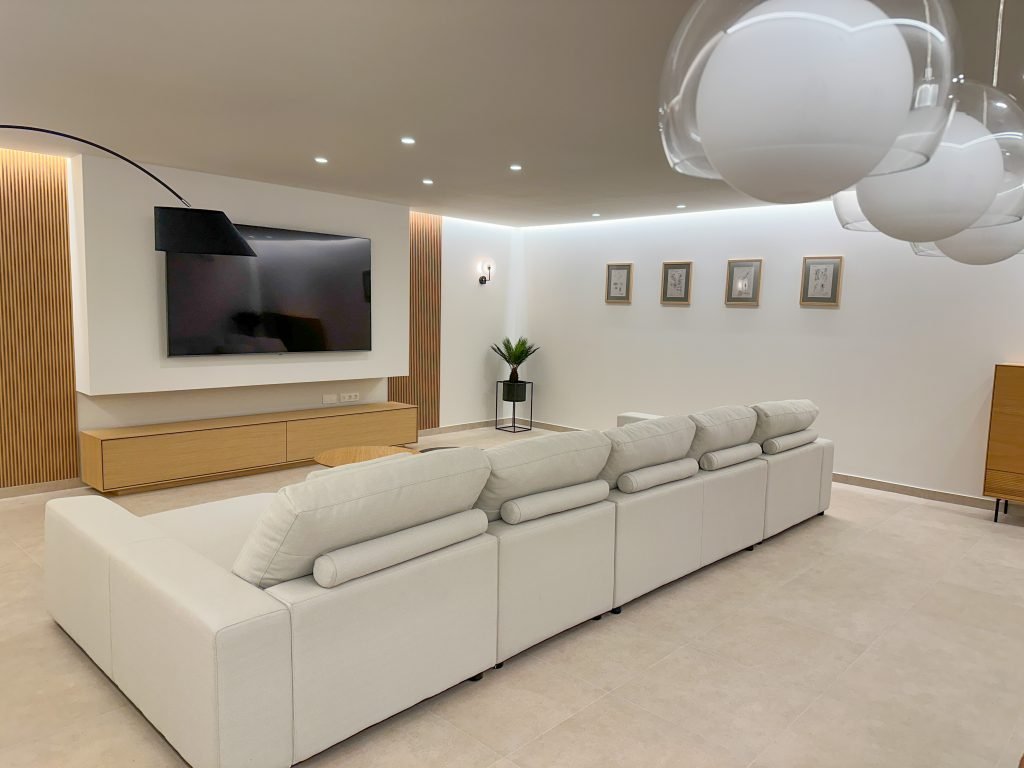  In der charmanten Ortschaft Cuevas del Almanzora gelegen, bieten diese exklusiven Villen einen anspruchsvollen und komfortablen Lebensstil. Mit insge