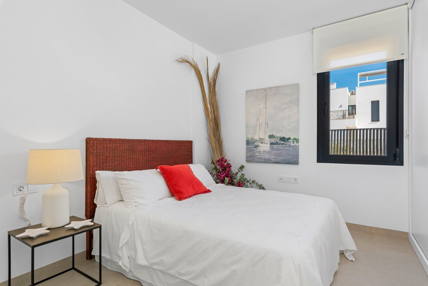  Diese exklusive Sammlung von sechs unabhängigen Wohnhäusern befindet sich im charmanten Enklave von Mar de Cristal und bietet eine ideale Umgebung fü